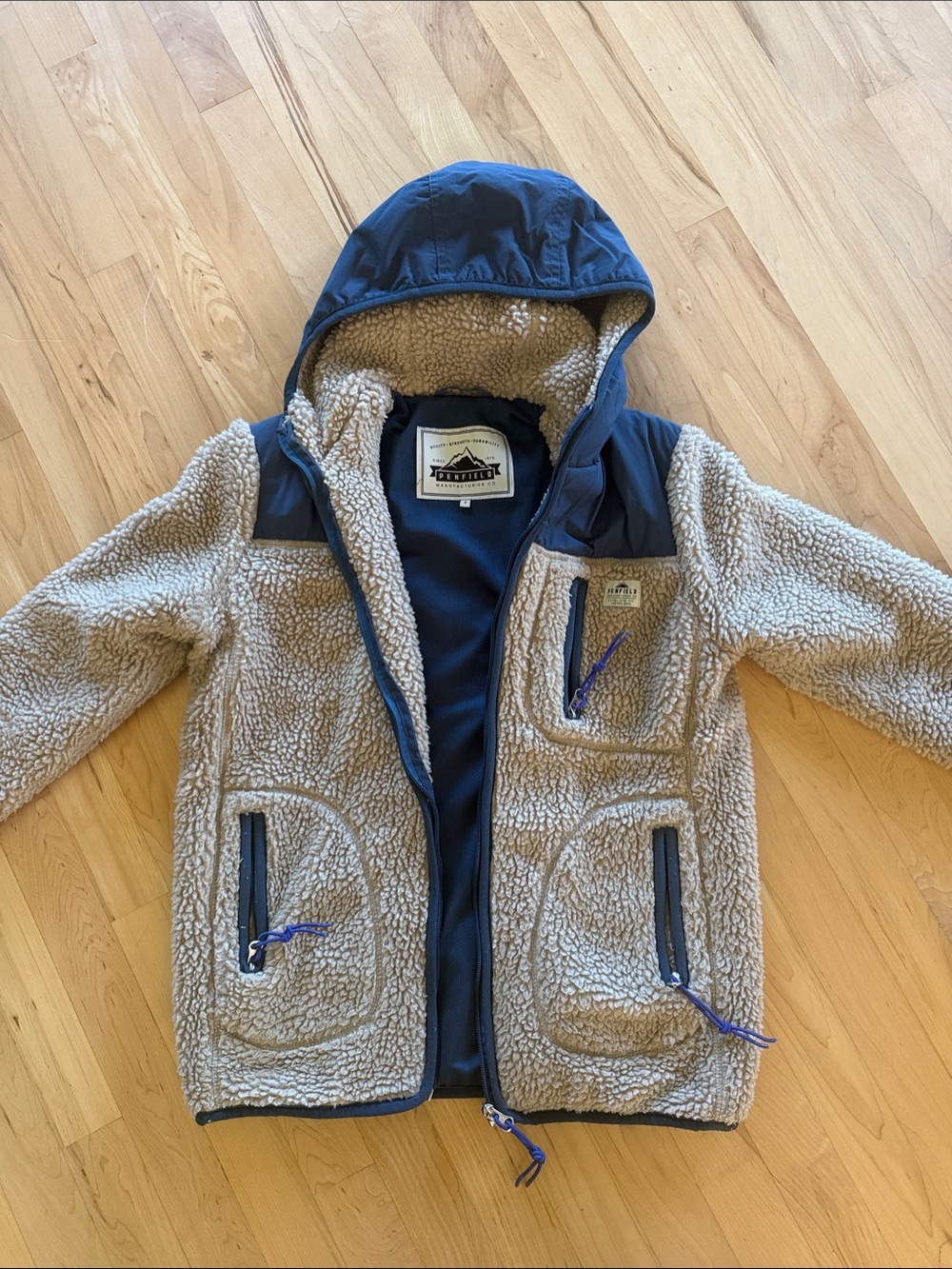 Women’s Penfield Sherpa Fleece Hooded Jacket in Oatmeal & Navy